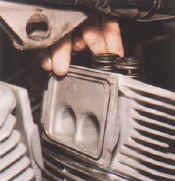 Install_plenum_o-rings.jpg (59125 bytes)