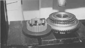 Pro Clutch Hub & Stock Basket.jpg (57116 bytes)